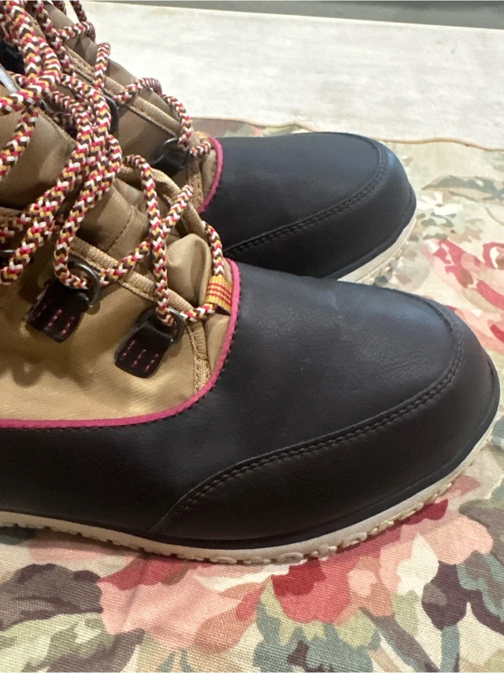 L.L. Bean Women's Boots Size 10 Brown and Tan Winter Lace-Up Boots Pink Trim